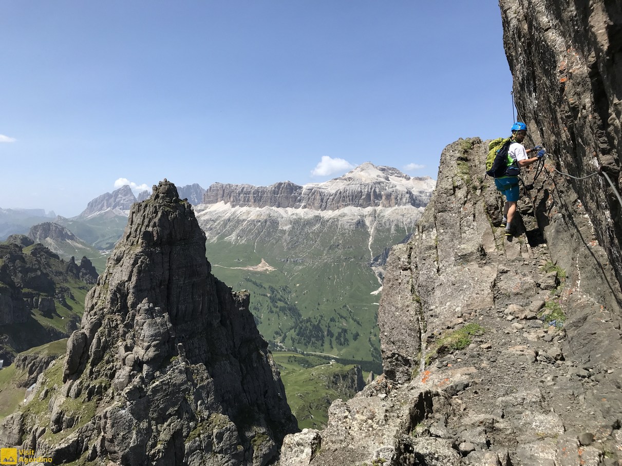 Passaggio divertente e panorama